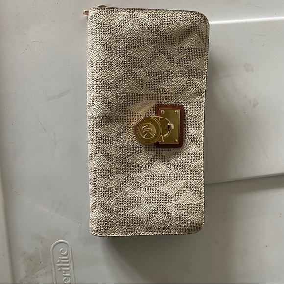 Michael kors wallet - Picture 1 of 3